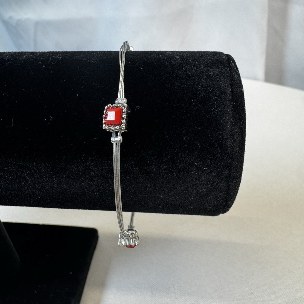 Silver Tone Wire Bracelet With Red Square Gems